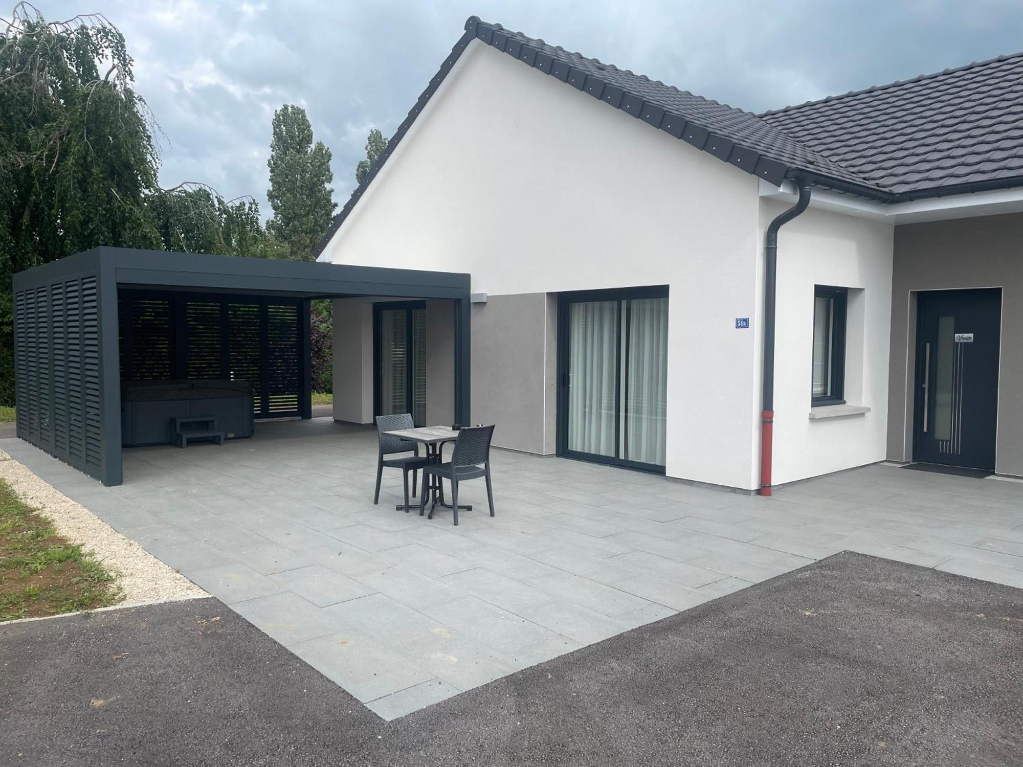 Logis Hotel Restaurant La Vraine Gironcourt-sur-Vraine エクステリア 写真