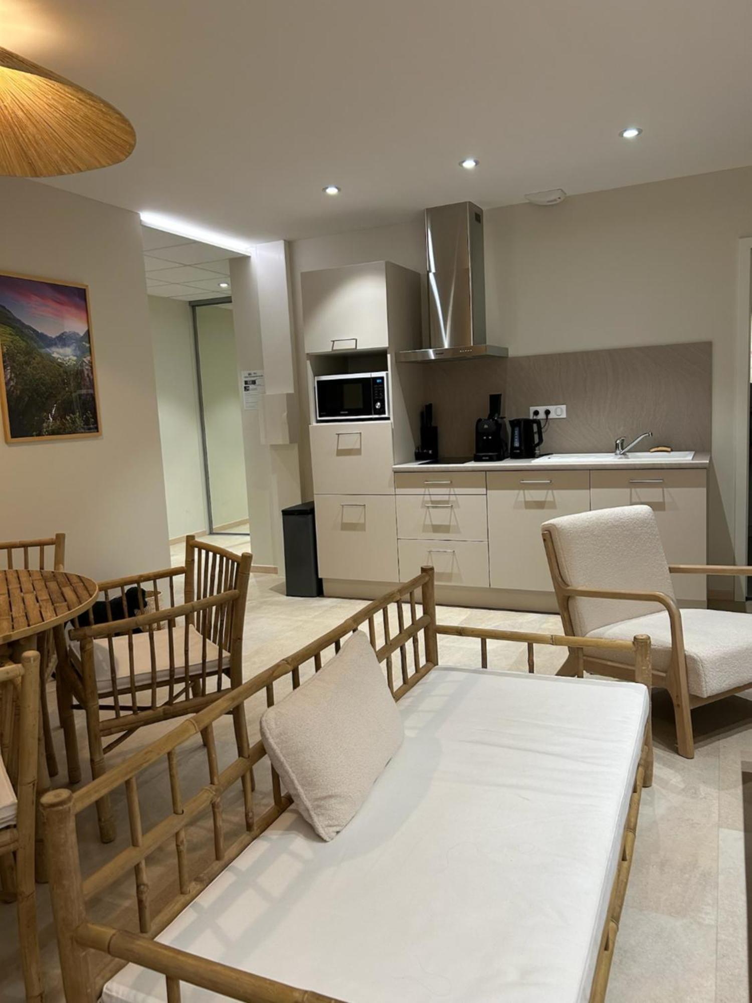 Logis Hotel Restaurant La Vraine Gironcourt-sur-Vraine エクステリア 写真